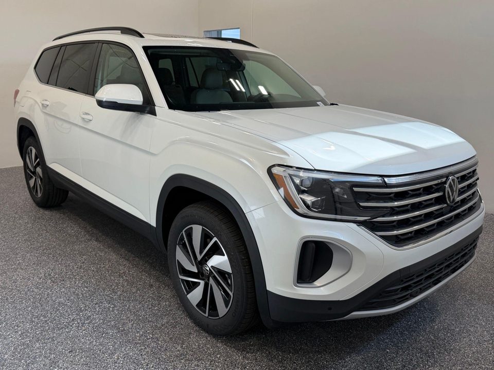 2026 Volkswagen Atlas SE with Technology