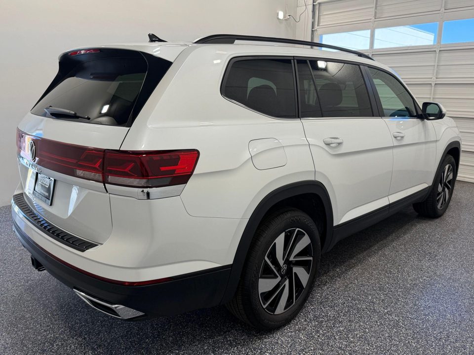 2026 Volkswagen Atlas SE with Technology