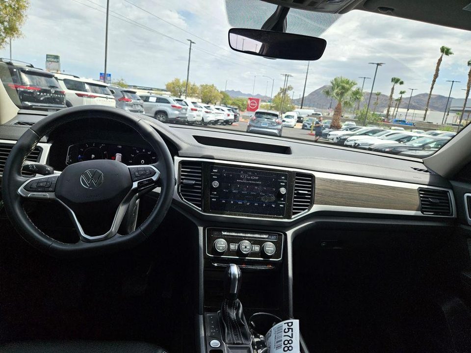 2022 Volkswagen Atlas 3.6L V6 SE w/Technology