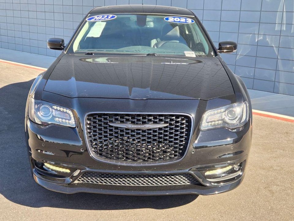 2023 Chrysler 300 Touring L AWD