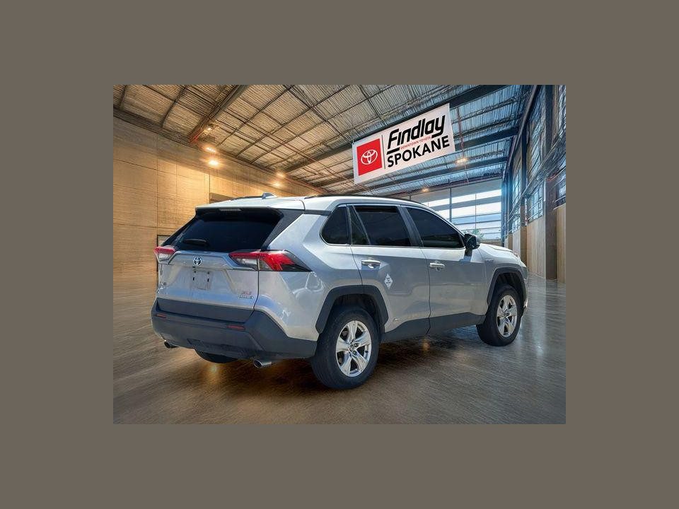 2021 Toyota RAV4 Hybrid XLE
