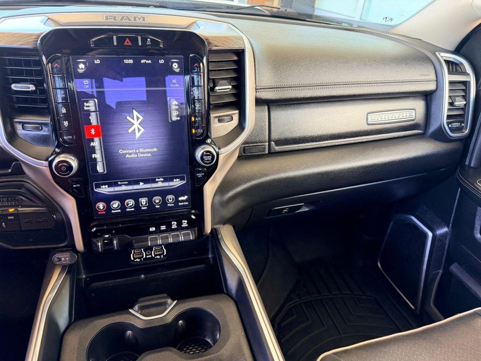 2021 RAM 3500 Laramie Crew Cab 4x4 64" Box