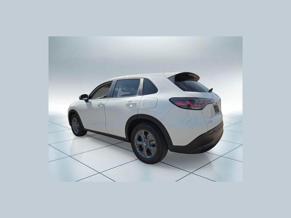 2027 Honda HR-V LX 2WD