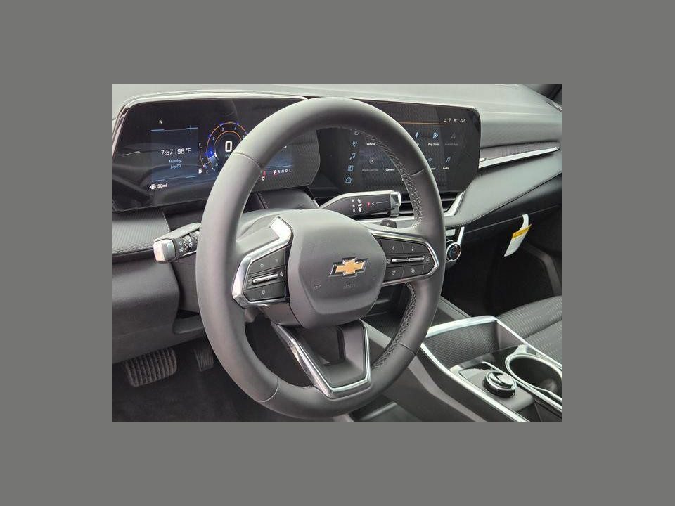 2027 Chevrolet Equinox FWD LT