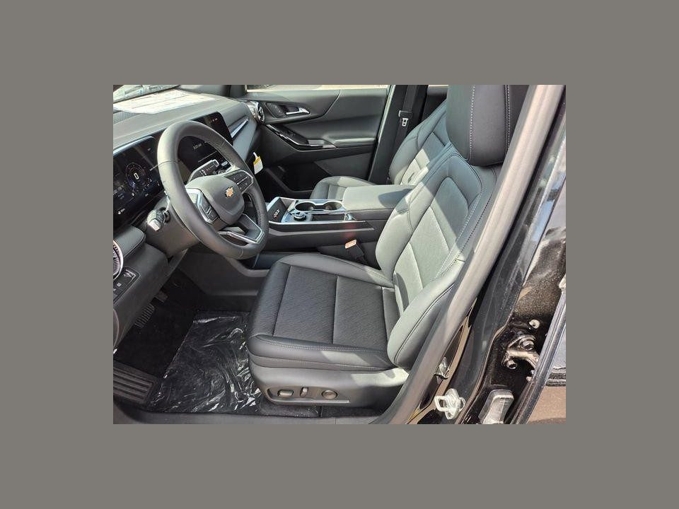 2027 Chevrolet Equinox FWD LT
