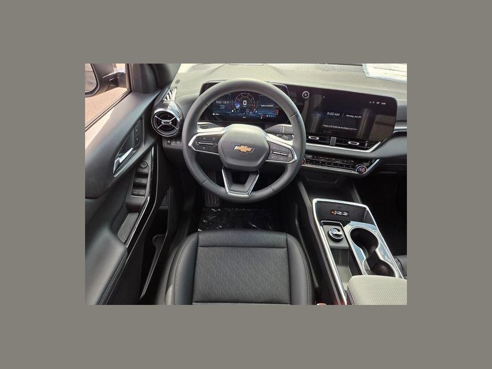 2027 Chevrolet Equinox FWD LT