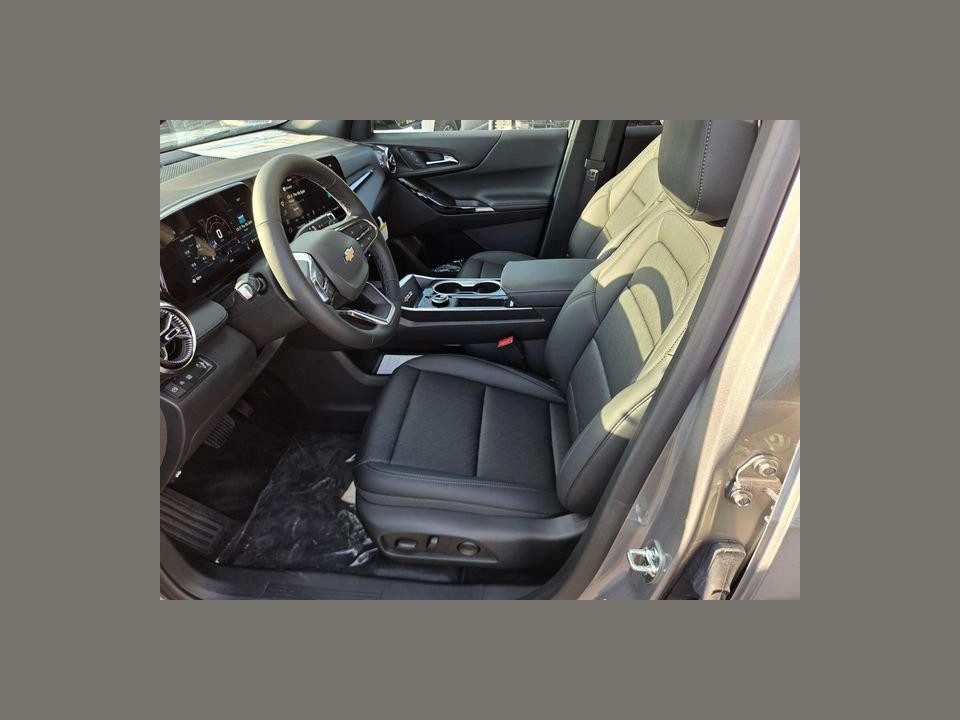 2027 Chevrolet Equinox FWD LT