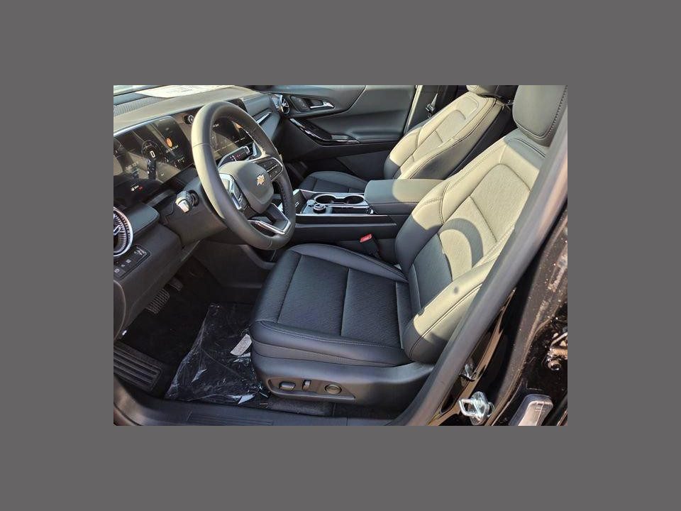 2027 Chevrolet Equinox FWD LT