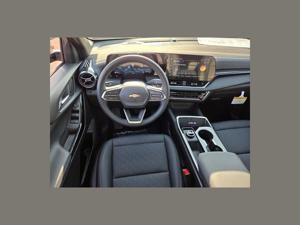 2027 Chevrolet Equinox FWD LT