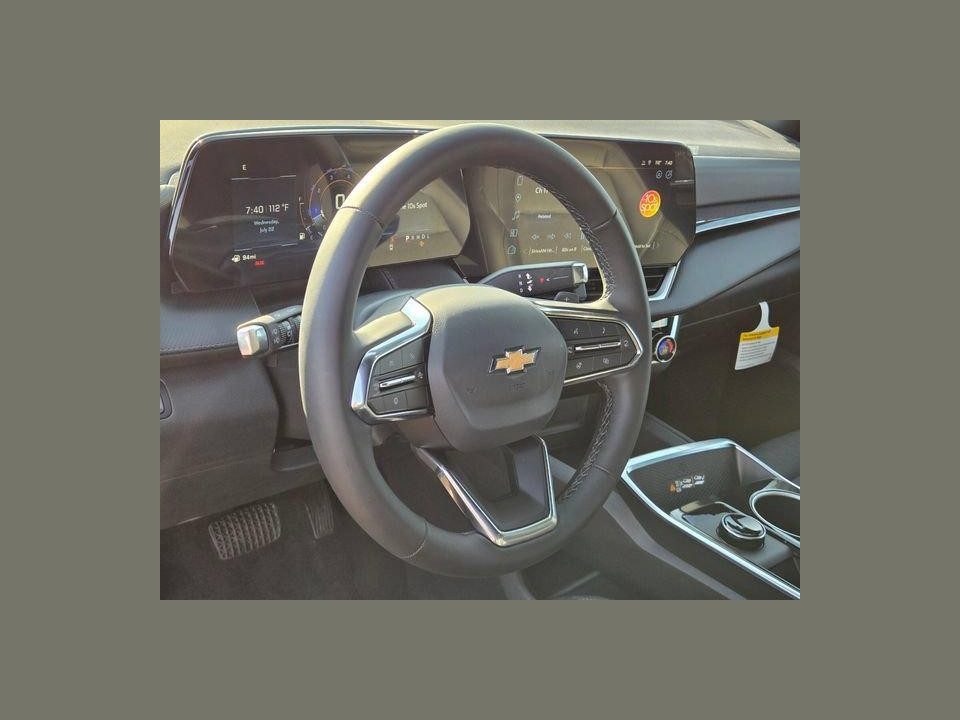 2027 Chevrolet Equinox FWD LT