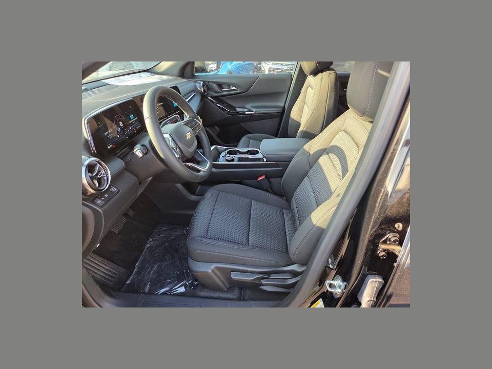 2027 Chevrolet Equinox FWD LT