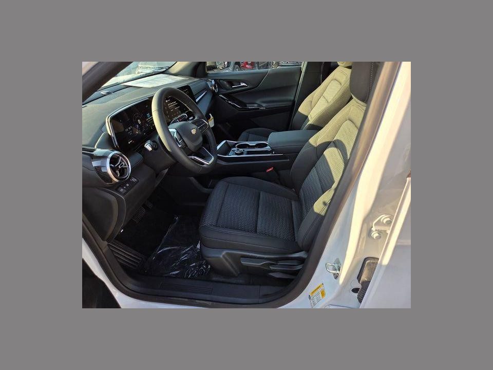 2027 Chevrolet Equinox FWD LT