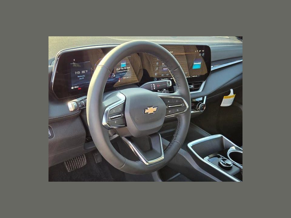 2027 Chevrolet Equinox FWD LT