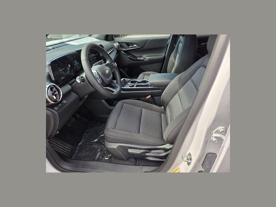 2027 Chevrolet Equinox FWD LT
