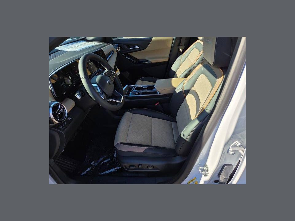 2027 Chevrolet Equinox FWD ACTIV