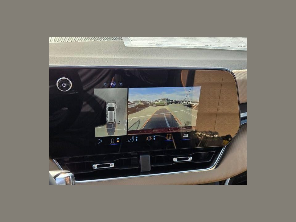 2027 Chevrolet Equinox FWD ACTIV