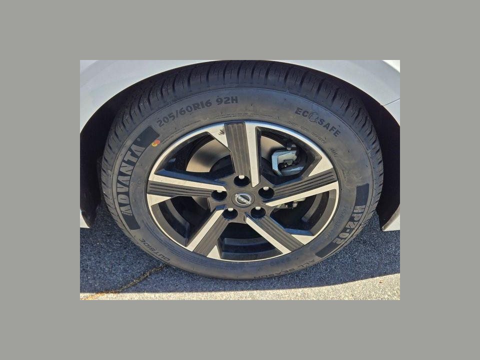 2024 Nissan Sentra SV Xtronic CVT
