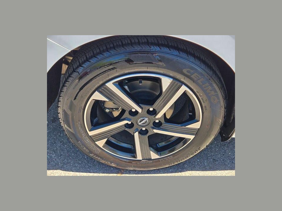 2024 Nissan Sentra SV Xtronic CVT