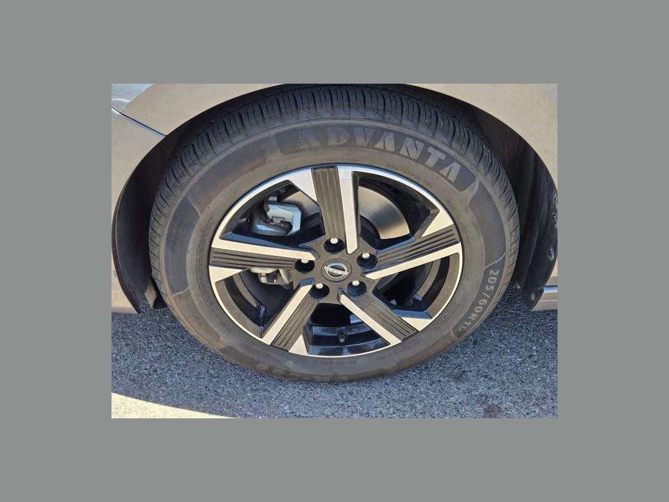 2024 Nissan Sentra SV Xtronic CVT