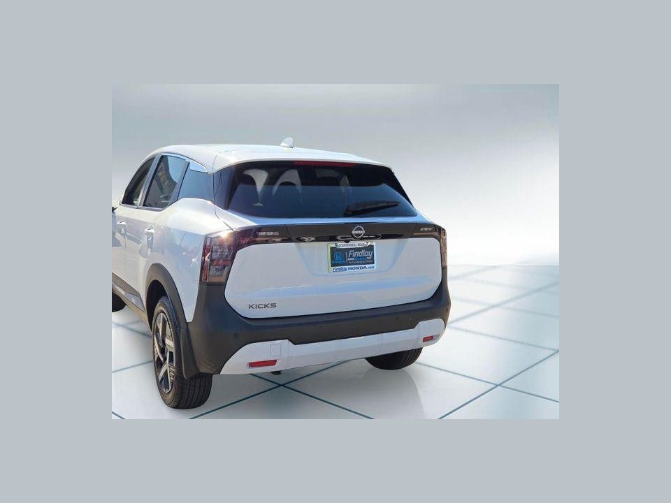 2025 Nissan Kicks SV FWD