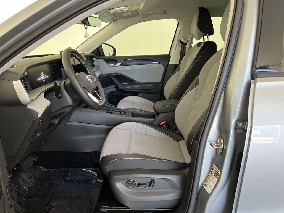 2025 Volkswagen Tiguan 2.0T SE