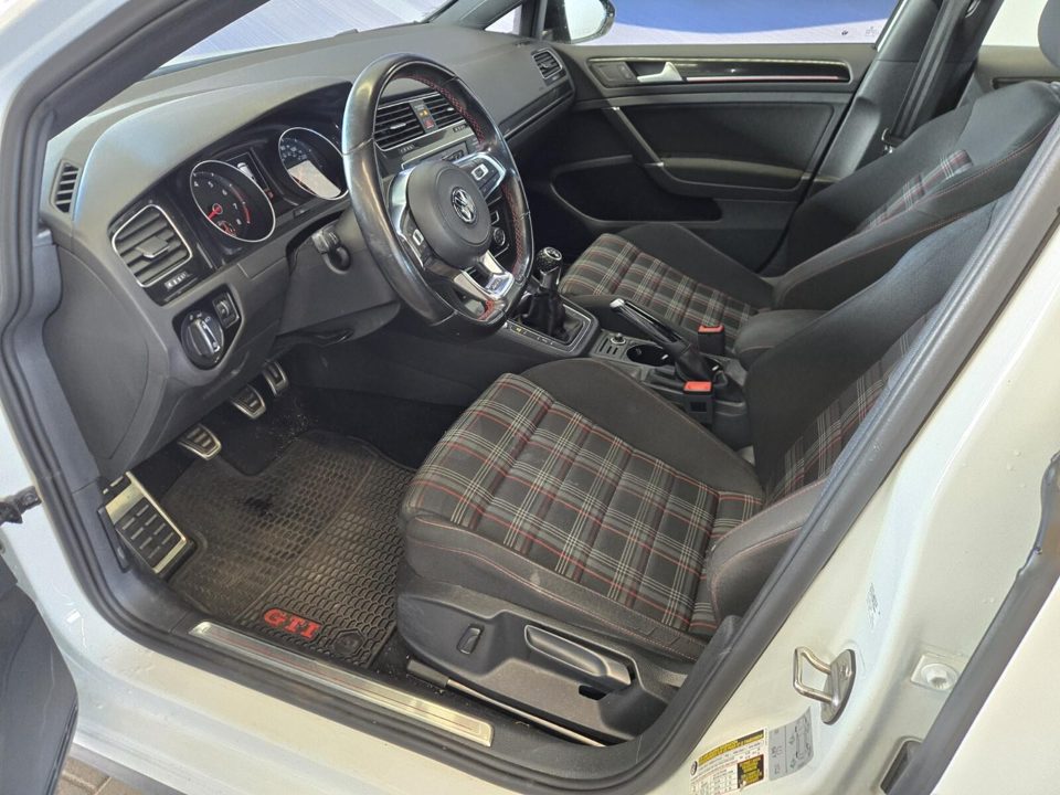 2017 Volkswagen Golf GTI SE 4-Door