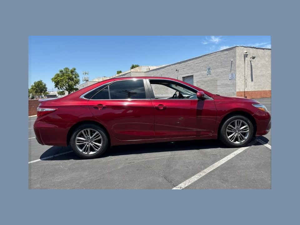 2017 Toyota Camry SE