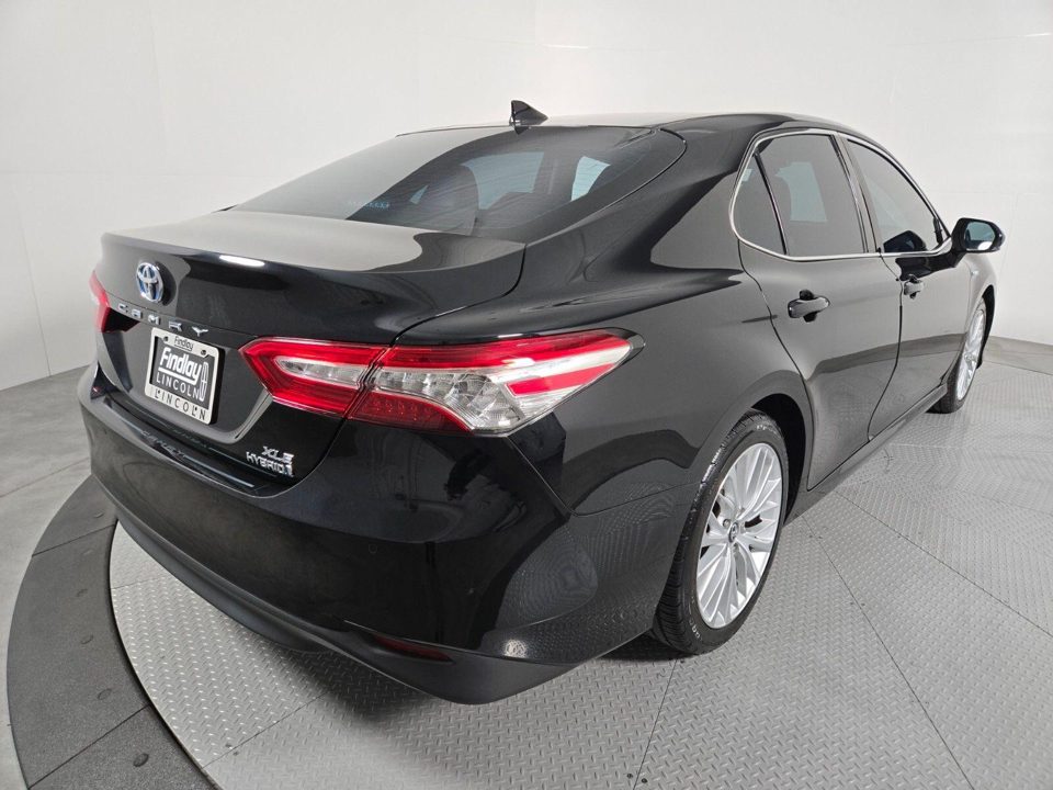 2020 Toyota Camry Hybrid XLE