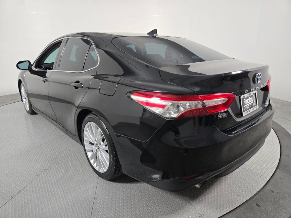 2020 Toyota Camry Hybrid XLE