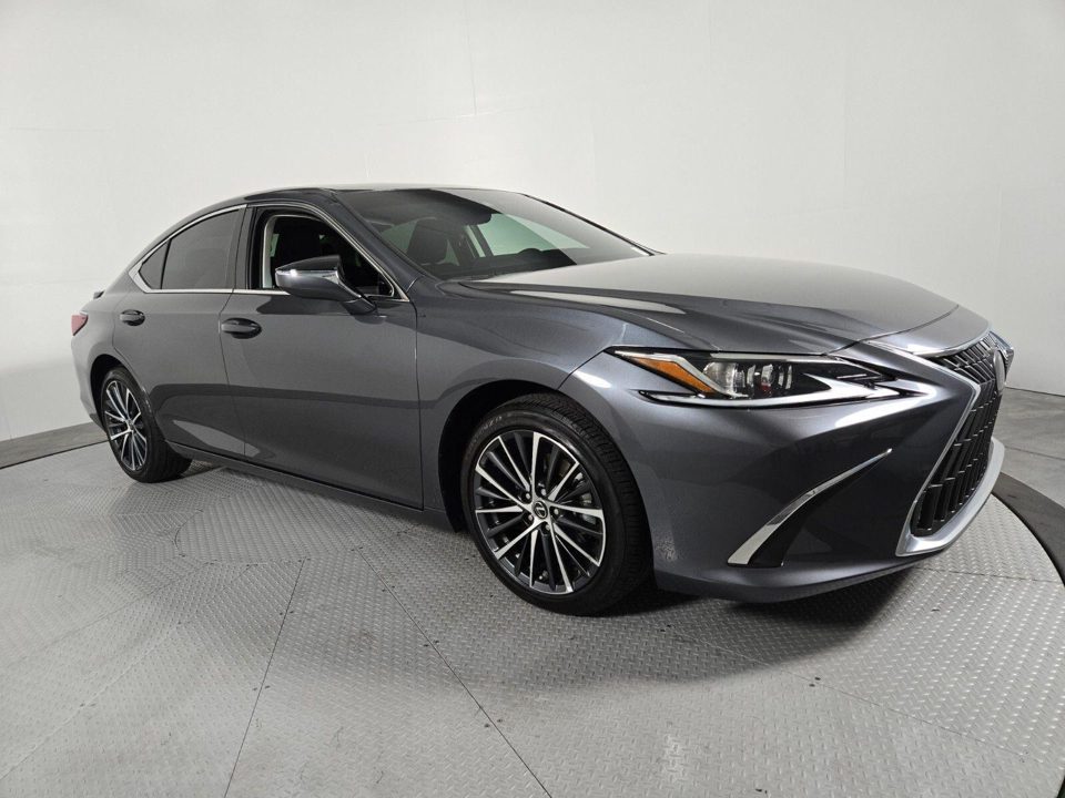 2024 Lexus ES 300h 300h
