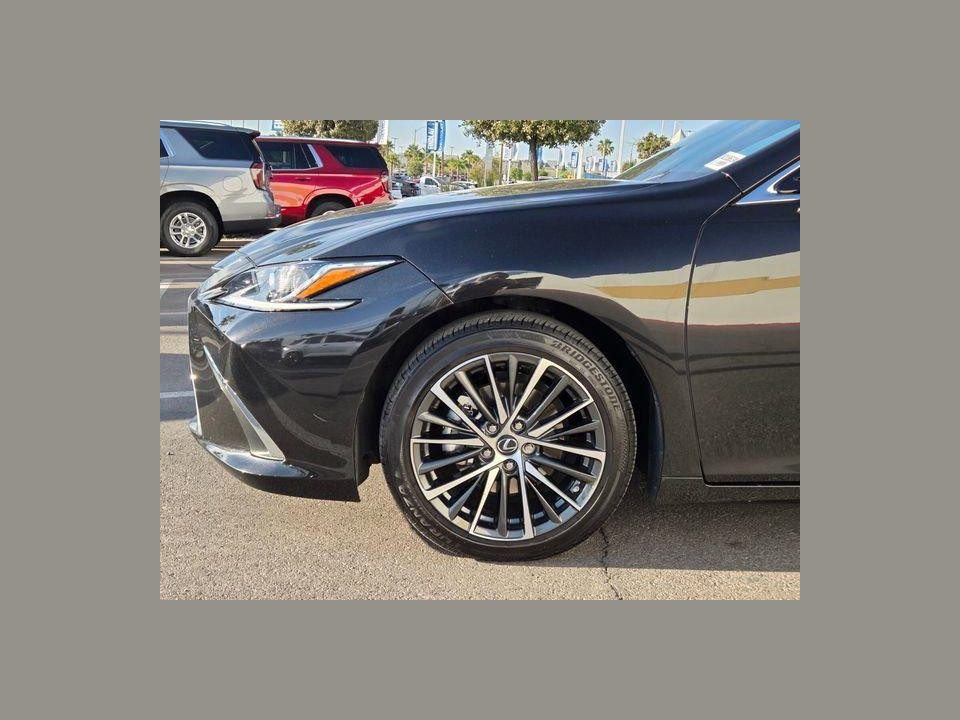 2025 Lexus ES 300h ES 300h