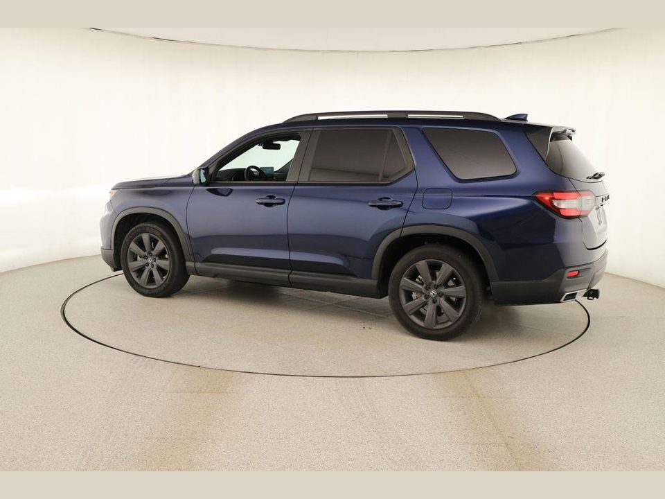 2023 Honda Pilot 2WD Sport