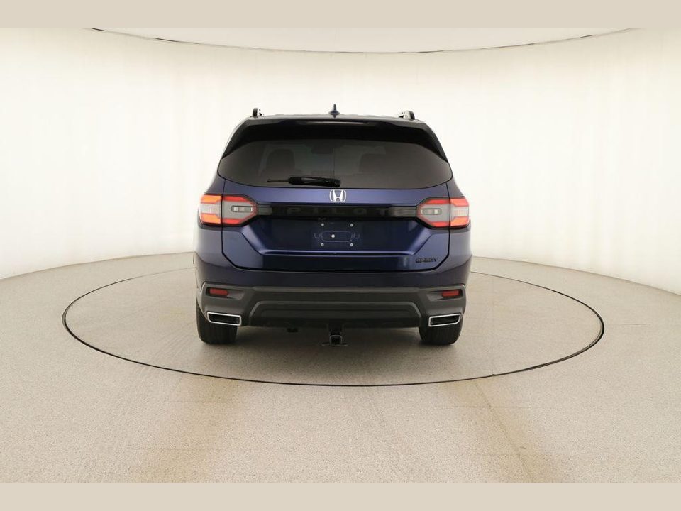 2023 Honda Pilot 2WD Sport