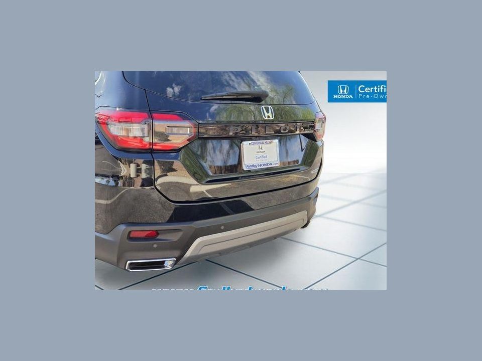 2025 Honda Pilot Touring