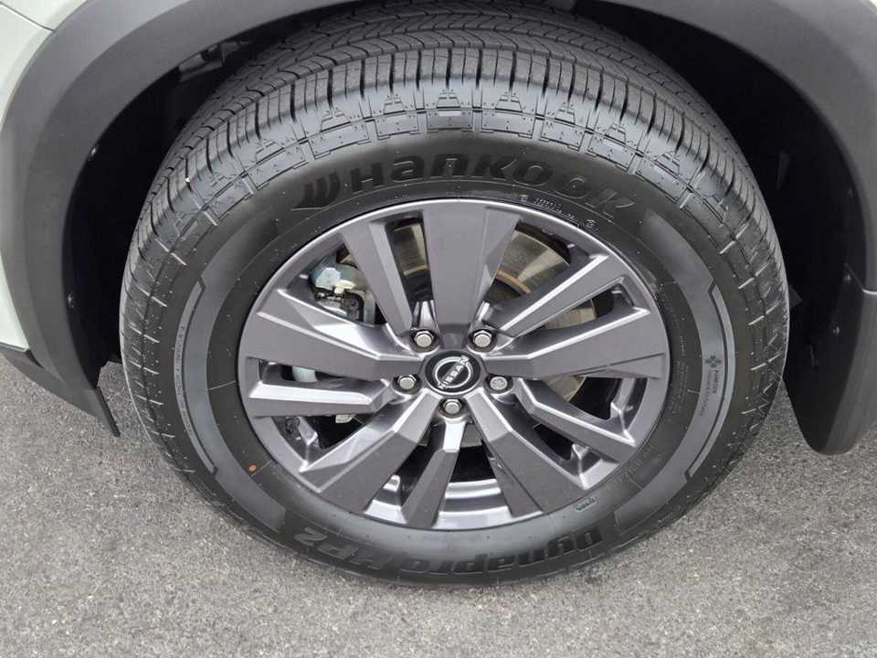 2023 Nissan Pathfinder SV FWD