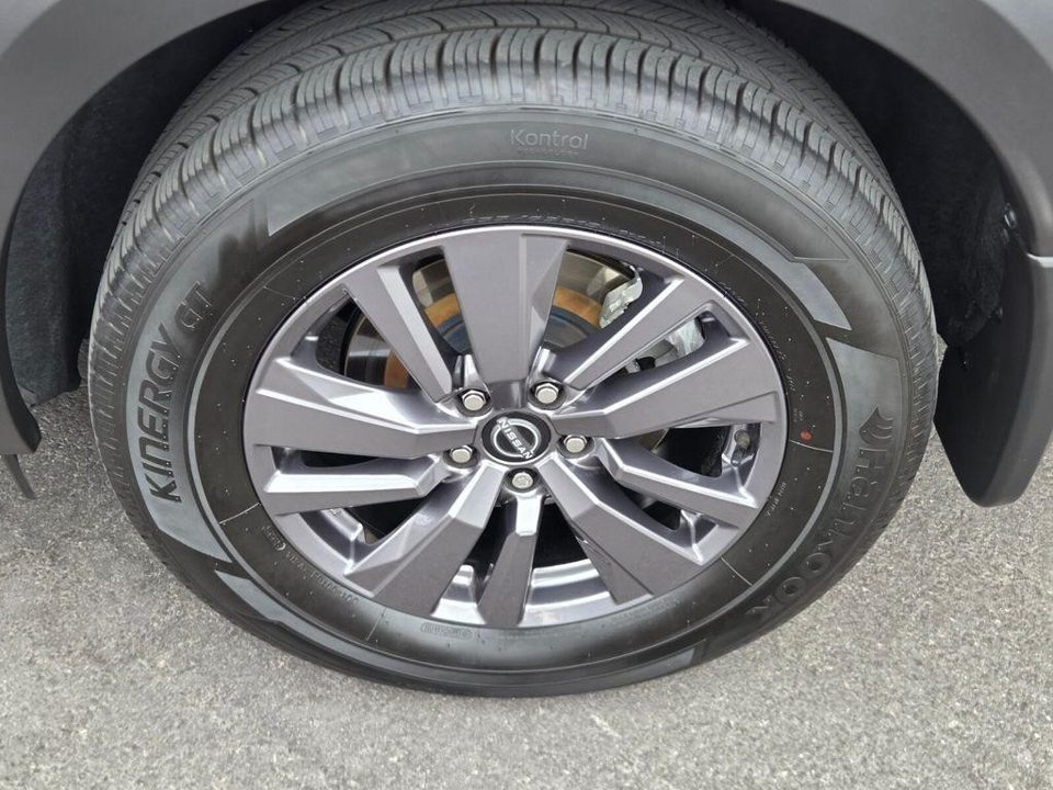 2023 Nissan Pathfinder SV FWD