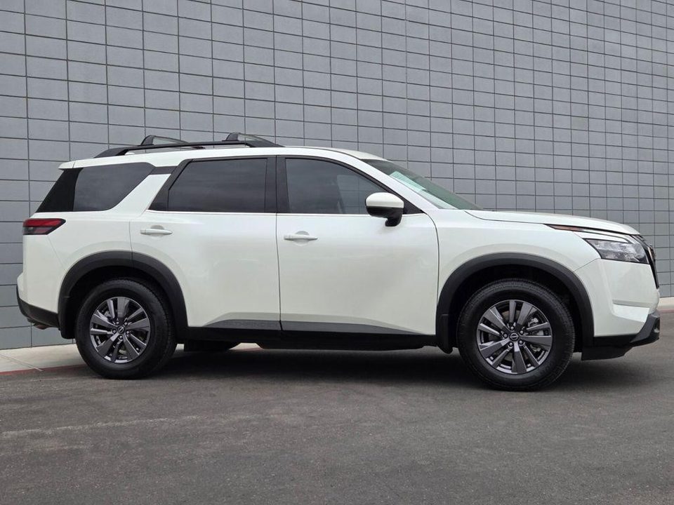 2023 Nissan Pathfinder SV FWD