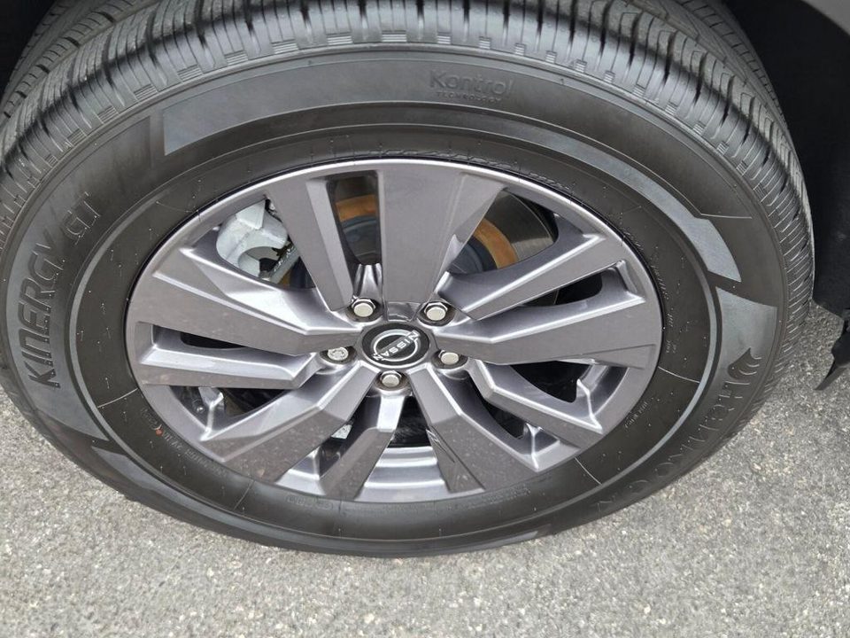2023 Nissan Pathfinder SV FWD
