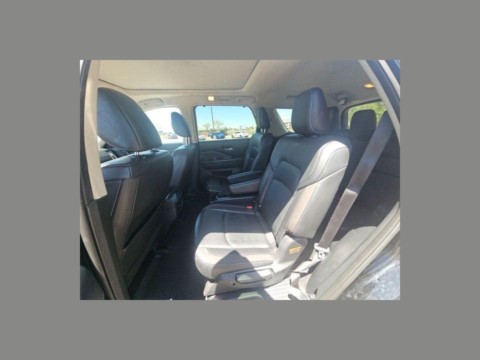 2022 Nissan Pathfinder SL 2WD