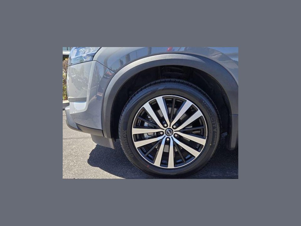 2023 Nissan Pathfinder Platinum FWD