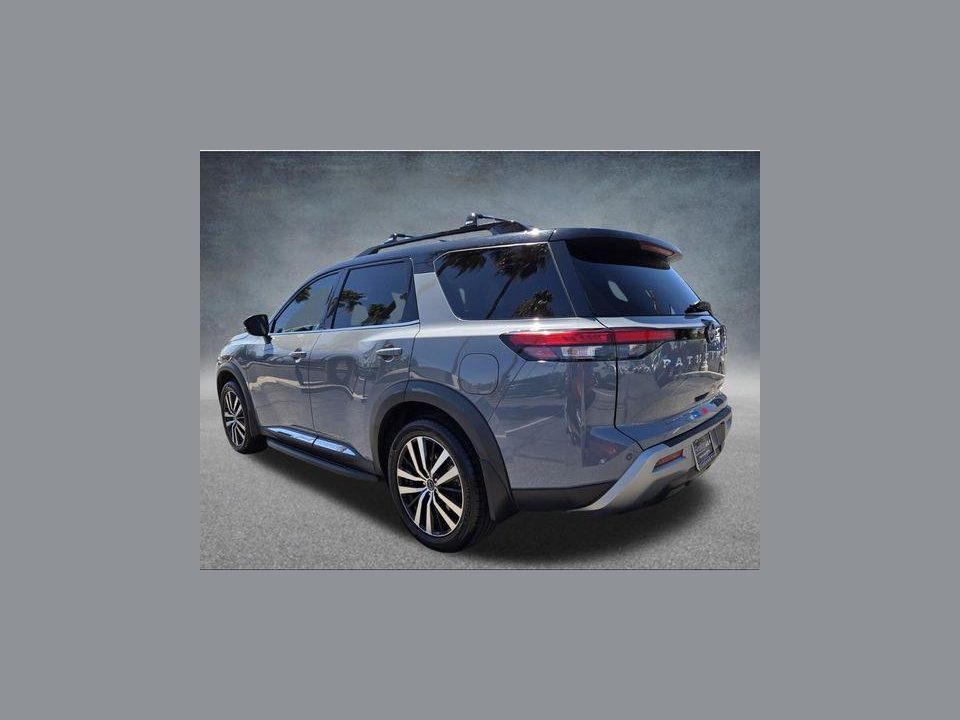 2023 Nissan Pathfinder Platinum FWD