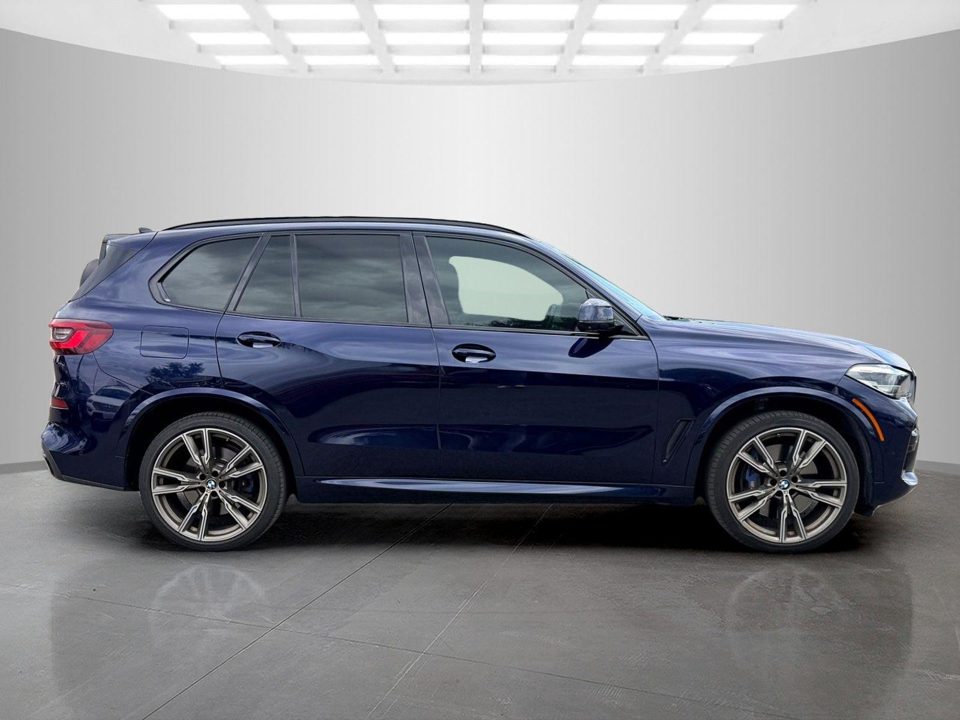 2022 BMW X5 M50i