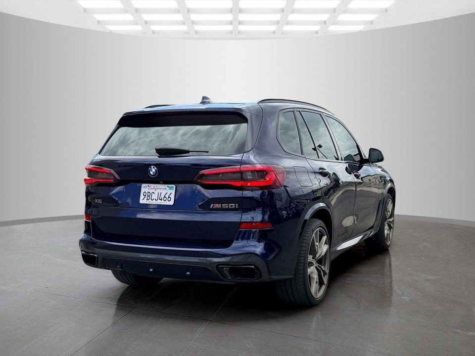 2022 BMW X5 M50i