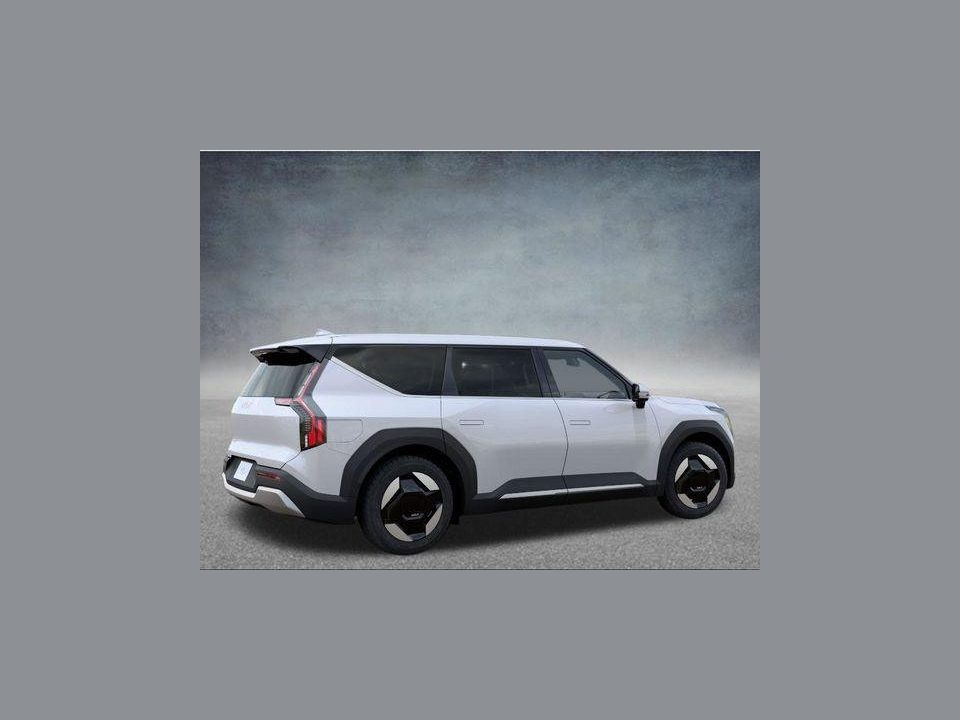 2026 Kia EV9 Light Short Range