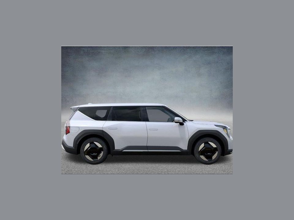 2026 Kia EV9 Light Short Range