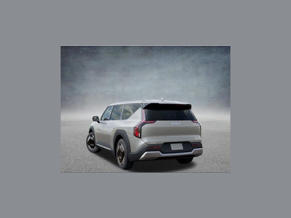 2026 Kia EV9 Light Long Range