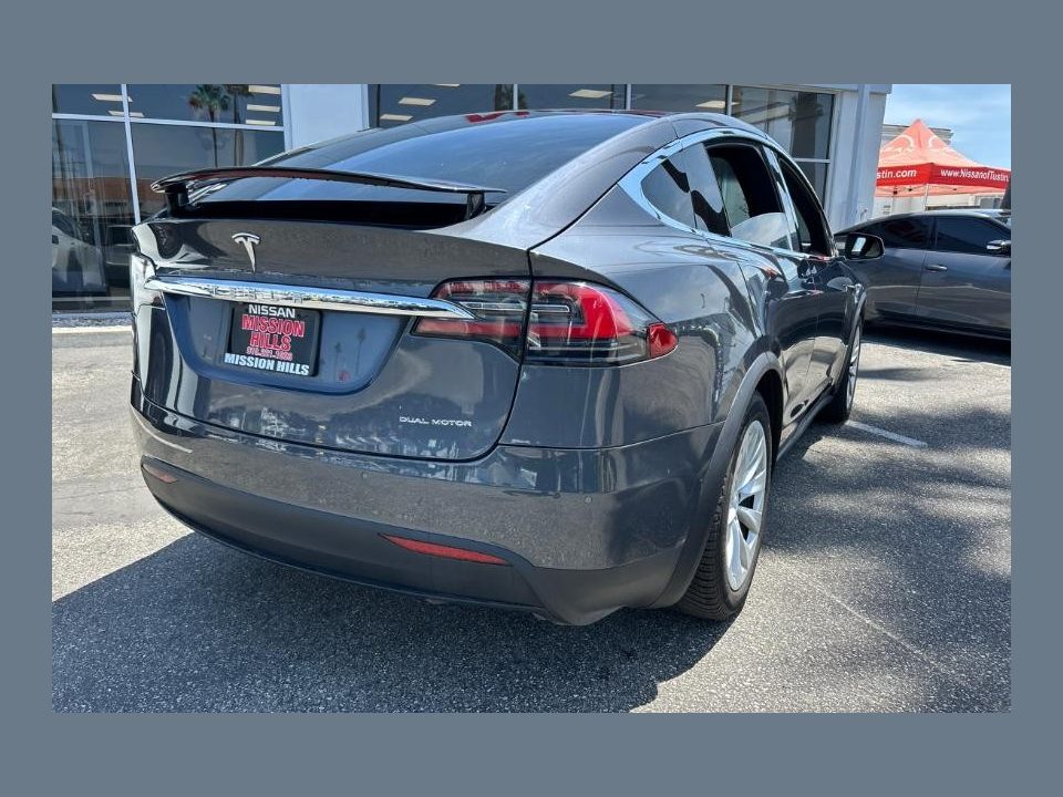 2019 Tesla Model X Standard Range