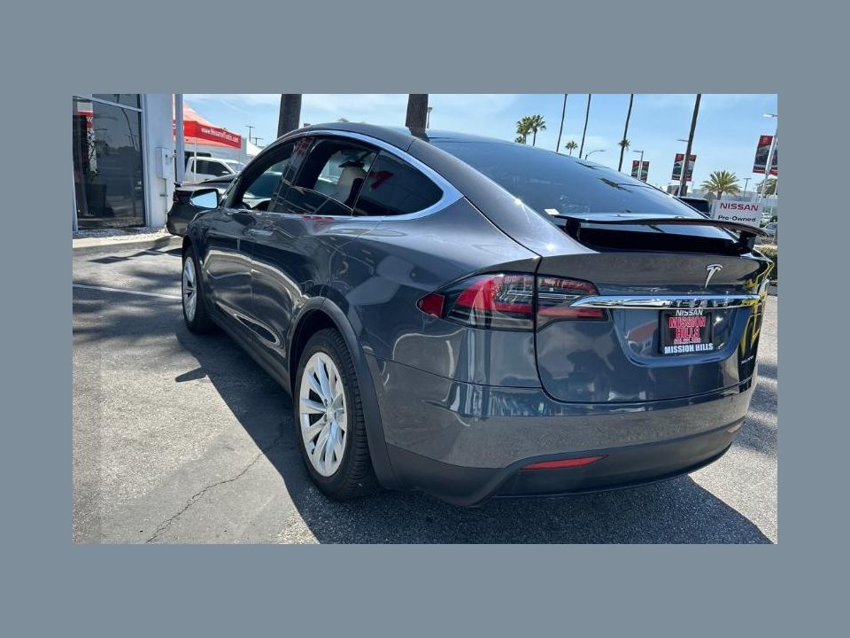 2019 Tesla Model X Standard Range