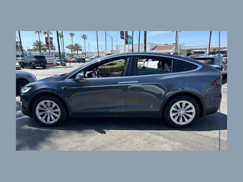 2019 Tesla Model X Standard Range
