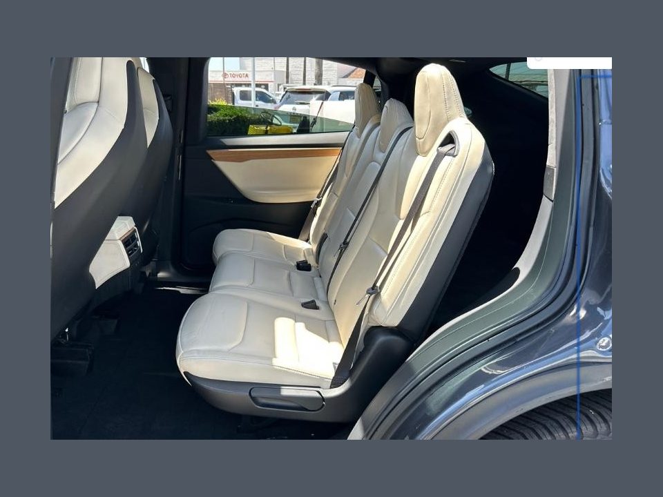 2019 Tesla Model X Standard Range